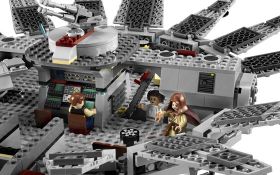 7965 LEGO® Star Wars™ Millennium Falcon™