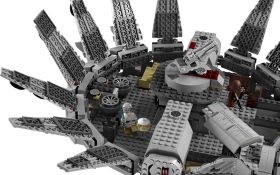 7965 LEGO® Star Wars™ Millennium Falcon™