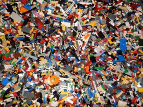 2kg Lots of Pre-Owned LEGO®  (PRE-OWNED)