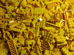 1kg Lots of Pre-Owned YELLOW LEGO®  (PRE-OWNED)