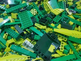 1kg Lots of Pre-Owned GREEN LEGO® (PRE-OWNED)