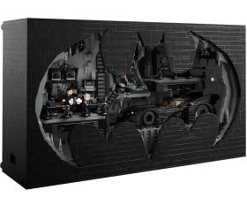 76252 LEGO® SUPER HEROES Batcave™ – Shadow Box