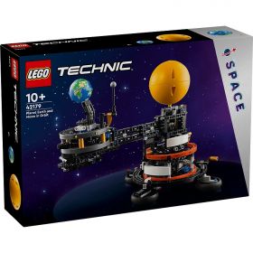 42179 LEGO® TECHNIC Planet Earth and Moon in Orbit