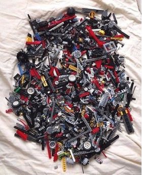 2kg Lots of Pre-Owned Technic LEGO®